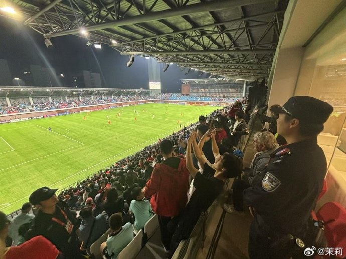  前國足主帥米盧現(xiàn)身球場，觀看U20國足vs卡塔爾U20