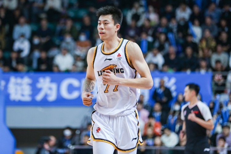  復(fù)出還要找狀態(tài)！張鎮(zhèn)麟半場6中1僅拿2分1板4助1斷