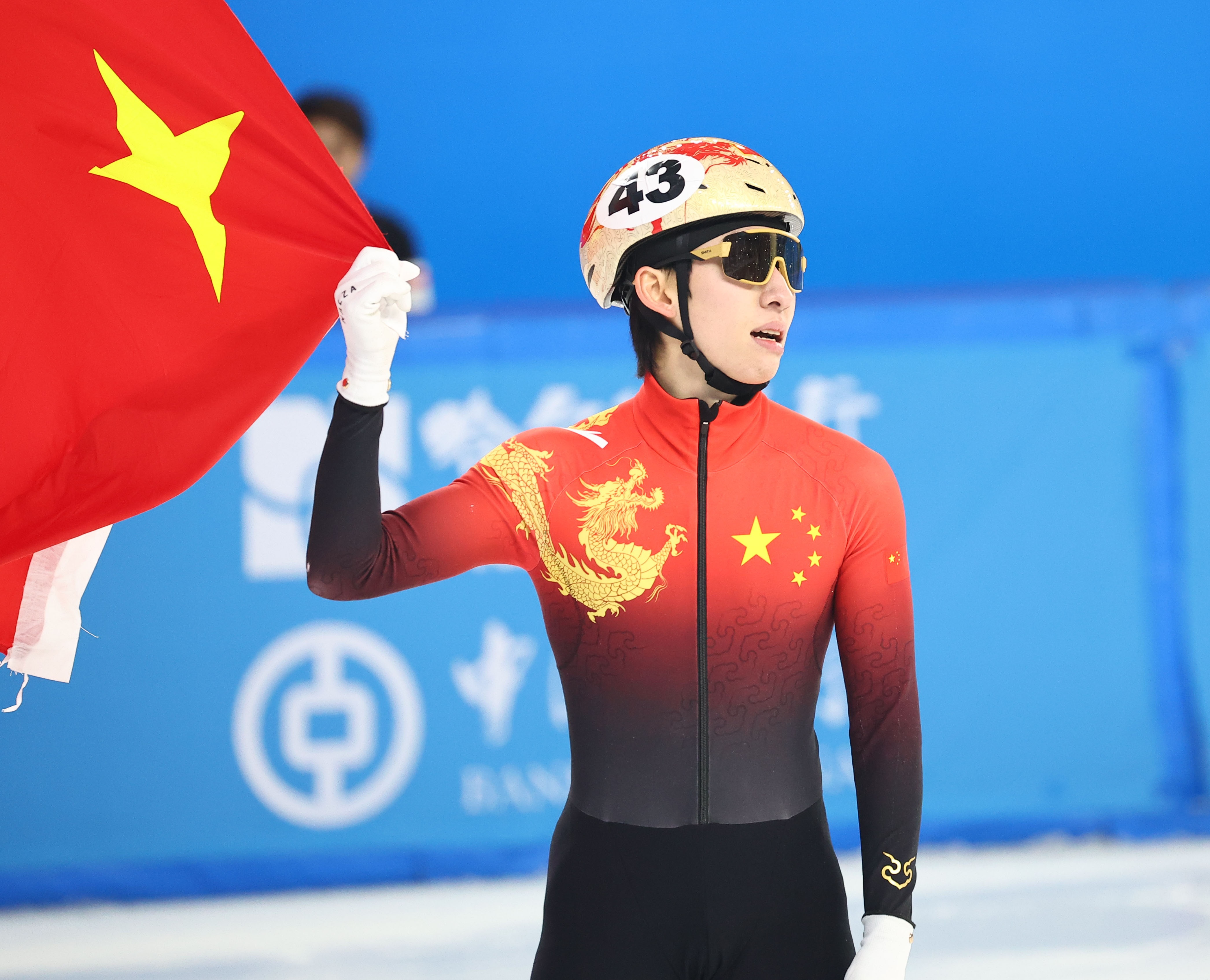  媒體人：中國冰雪歸化非常成功，但足球歸化花更多錢卻連水花都沒